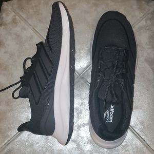 NWOB Adidas cloud foam shoes. Sz 11